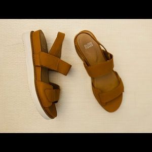 Eileen Fisher leather Velcro sandals